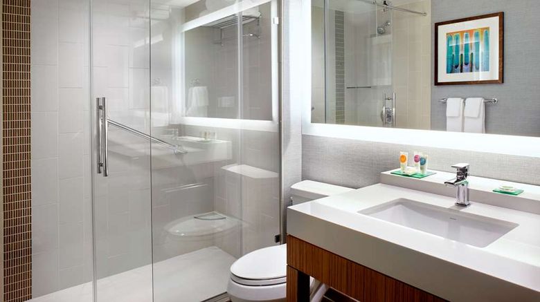 <b>Hyatt Place Miami Airport East Room</b>. Images powered by <a href="https://iceportal.shijigroup.com/" title="IcePortal" target="_blank">IcePortal</a>.