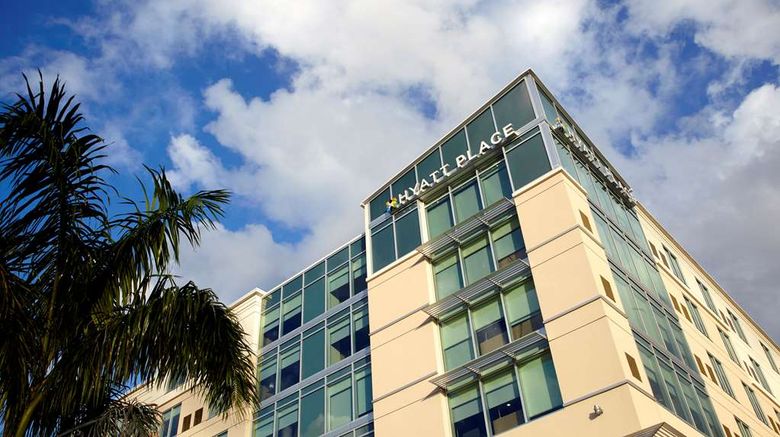 <b>Hyatt Place Miami Airport East Exterior</b>. Images powered by <a href="https://iceportal.shijigroup.com/" title="IcePortal" target="_blank">IcePortal</a>.