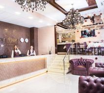 Bonapart Hotel Lobby