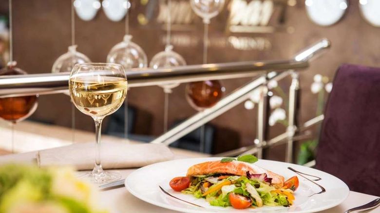<b>Bonapart Hotel Restaurant</b>. Images powered by <a href="https://iceportal.shijigroup.com/" title="IcePortal" target="_blank">IcePortal</a>.