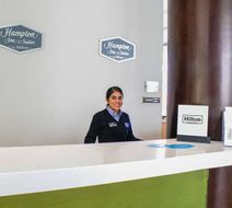 Hampton Inn & Suites Aguascalient Lobby