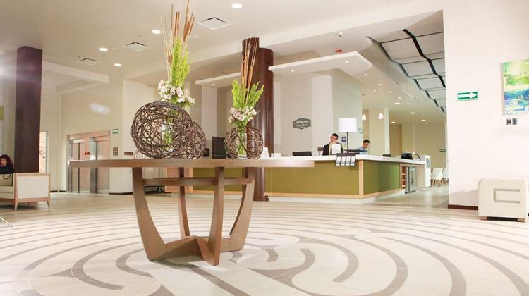 Hampton Inn & Suites Aguascalient Lobby