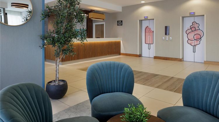 Hampton by Hilton Bournemouth Lobby