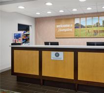Hampton Inn Poplar Bluff Lobby