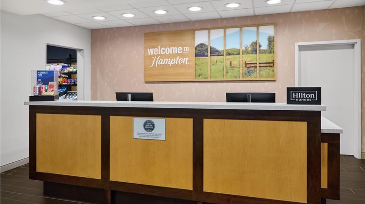 Hampton Inn Poplar Bluff Lobby