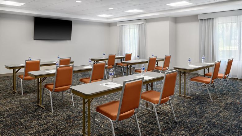 <b>Hampton Inn Poplar Bluff Meeting</b>. Images powered by <a href="https://iceportal.shijigroup.com/" title="IcePortal" target="_blank">IcePortal</a>.