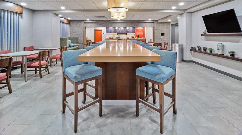 <b>Hampton Inn Omaha Midtown-Aksarben Area Lobby</b>. Images powered by <a href="https://iceportal.shijigroup.com/" title="IcePortal" target="_blank">IcePortal</a>.