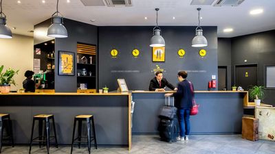 Best Western Plus Suitcase La Defense
