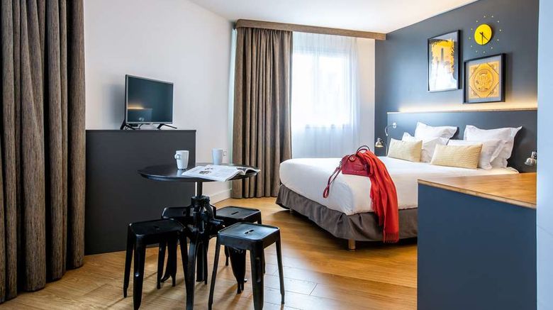 <b>Best Western Plus Suitcase La Defense Suite</b>. Images powered by <a href="https://iceportal.shijigroup.com/" title="IcePortal" target="_blank">IcePortal</a>.