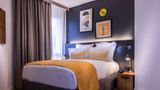 Best Western Plus Suitcase La Defense Room