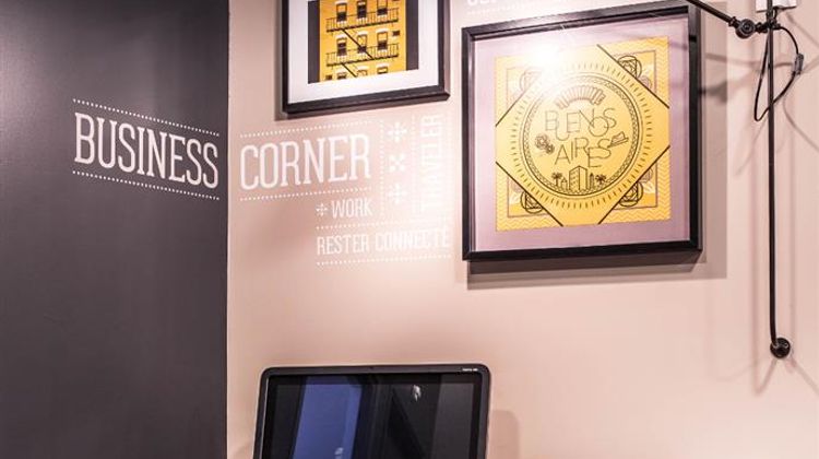 Best Western Plus Suitcase La Defense Other