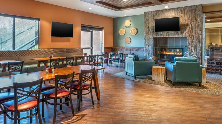 <b>Best Western Premier Boulder Falls Inn Restaurant</b>. Images powered by <a href="https://iceportal.shijigroup.com/" title="IcePortal" target="_blank">IcePortal</a>.