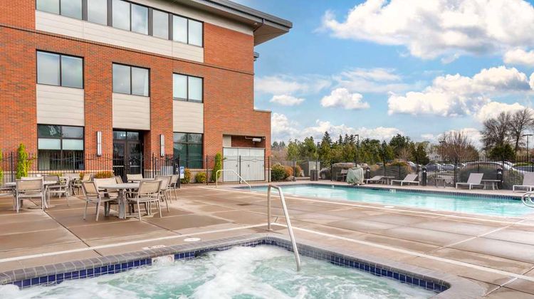 Best Western Premier Boulder Falls Inn Pool