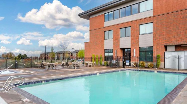 Best Western Premier Boulder Falls Inn Pool