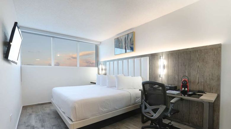 <b>San Juan Airport Hotel Room</b>. Images powered by <a href="https://iceportal.shijigroup.com/" title="IcePortal" target="_blank">IcePortal</a>.