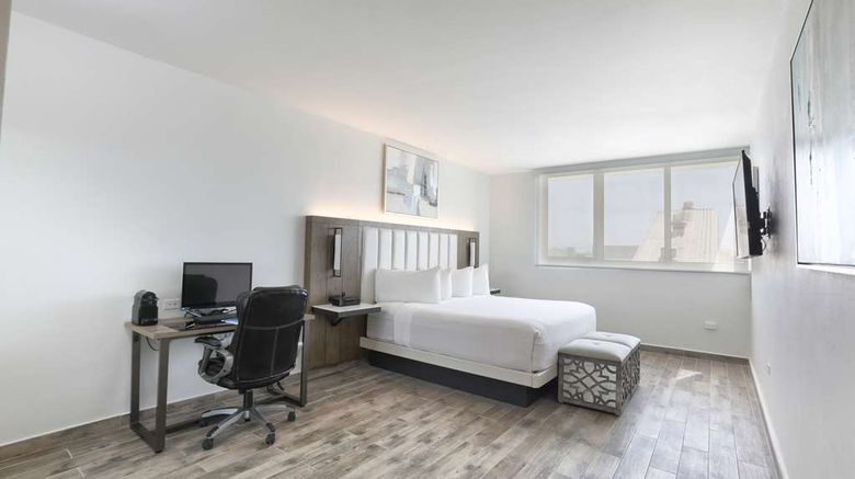<b>San Juan Airport Hotel Room</b>. Images powered by <a href="https://iceportal.shijigroup.com/" title="IcePortal" target="_blank">IcePortal</a>.