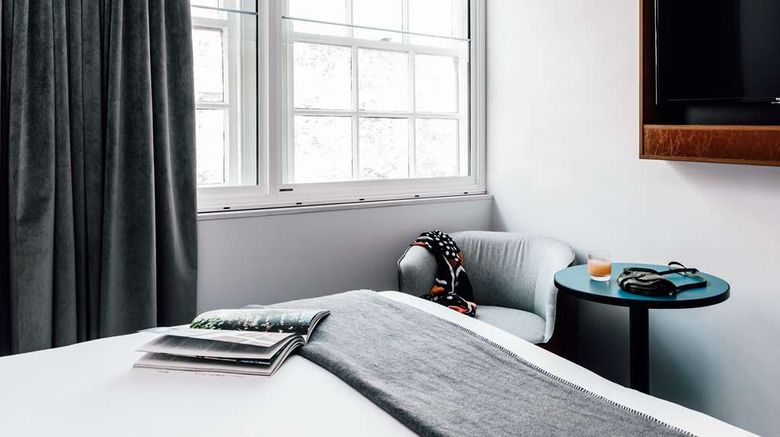 <b>Veriu Central Room</b>. Images powered by <a href="https://iceportal.shijigroup.com/" title="IcePortal" target="_blank">IcePortal</a>.