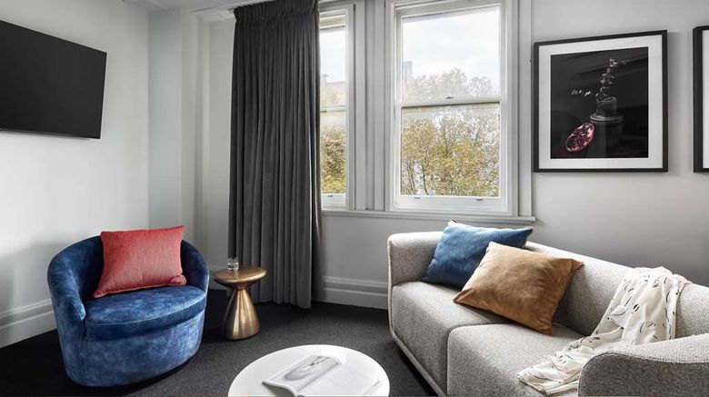 <b>Veriu Central Suite</b>. Images powered by <a href="https://iceportal.shijigroup.com/" title="IcePortal" target="_blank">IcePortal</a>.