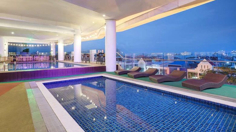 <b>Golden Tulip Pontianak Pool</b>. Images powered by <a href="https://iceportal.shijigroup.com/" title="IcePortal" target="_blank">IcePortal</a>.