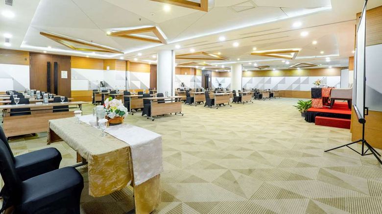 <b>Golden Tulip Pontianak Meeting</b>. Images powered by <a href="https://iceportal.shijigroup.com/" title="IcePortal" target="_blank">IcePortal</a>.