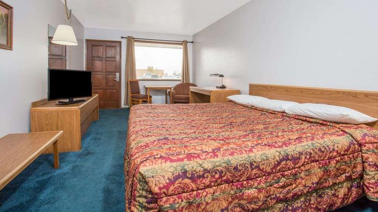 Knights Inn Boardman Room