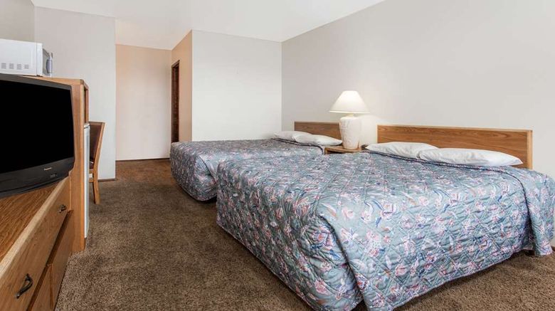 <b>Knights Inn Boardman Room</b>. Images powered by <a href="https://iceportal.shijigroup.com/" title="IcePortal" target="_blank">IcePortal</a>.