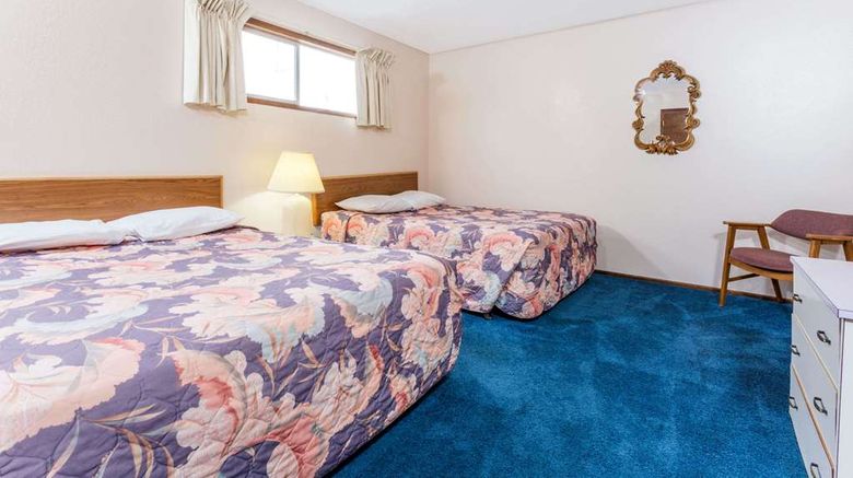 <b>Knights Inn Boardman Suite</b>. Images powered by <a href="https://iceportal.shijigroup.com/" title="IcePortal" target="_blank">IcePortal</a>.
