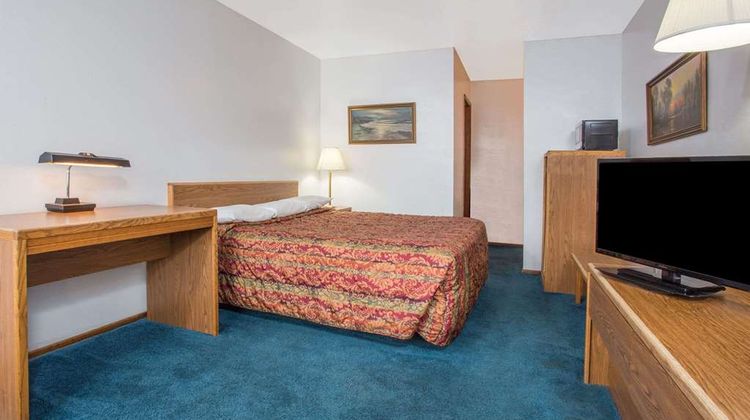 Knights Inn Boardman Room