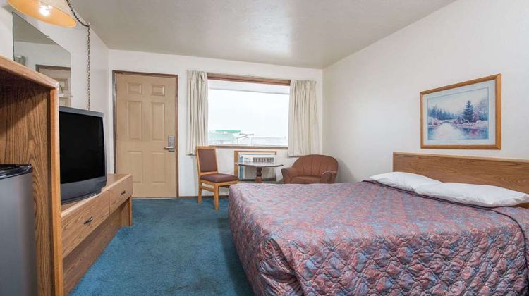Knights Inn Boardman Room