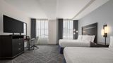 Hampton Inn & Suites Cincinnati-Downtown Room