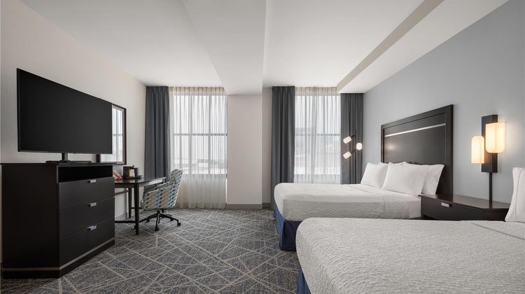 Hampton Inn & Suites Cincinnati-Downtown Room