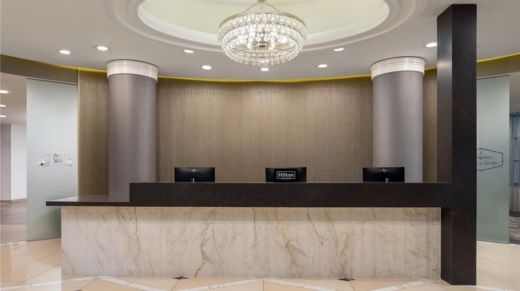 Hampton Inn & Suites Cincinnati-Downtown Lobby