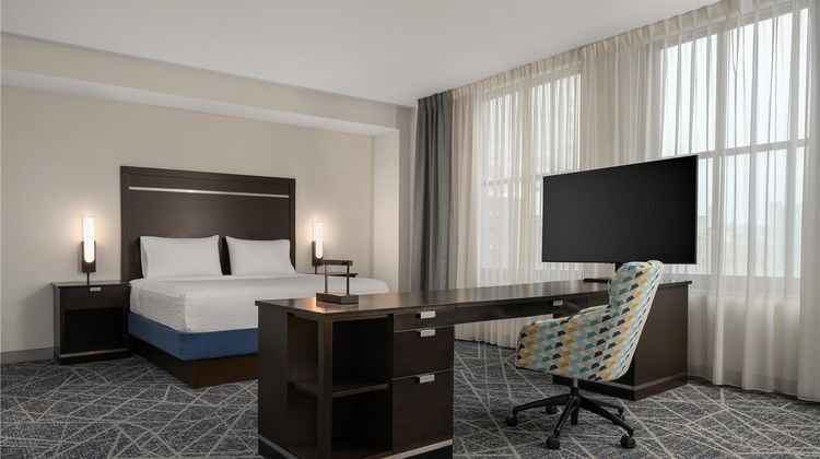 Hampton Inn & Suites Cincinnati-Downtown Room