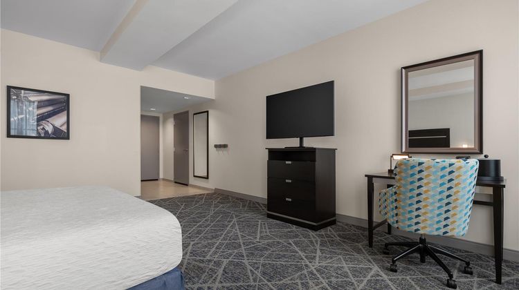 Hampton Inn & Suites Cincinnati-Downtown Room