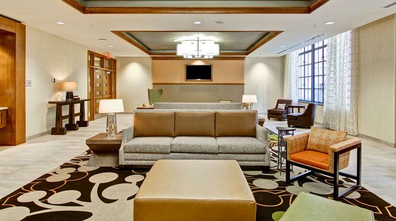 <b>Homewood Suites Cincinnati Downtown Lobby</b>. Images powered by <a href="https://iceportal.shijigroup.com/" title="IcePortal" target="_blank">IcePortal</a>.