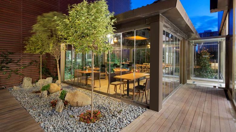 <b>Hilton Garden Inn Istanbul Beylikduzu Restaurant</b>. Images powered by <a href="https://iceportal.shijigroup.com/" title="IcePortal" target="_blank">IcePortal</a>.