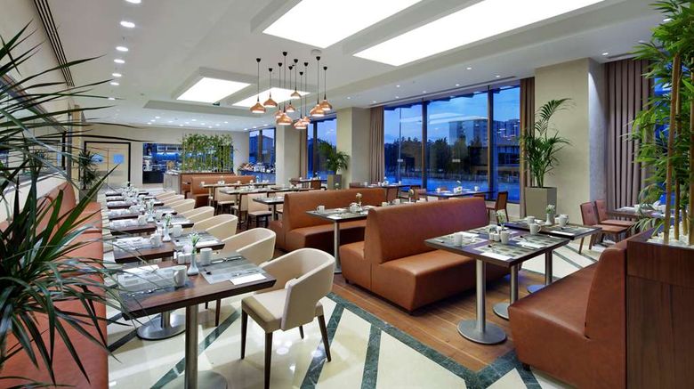 <b>Hilton Garden Inn Istanbul Beylikduzu Restaurant</b>. Images powered by <a href="https://iceportal.shijigroup.com/" title="IcePortal" target="_blank">IcePortal</a>.
