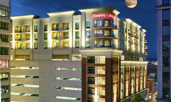Hampton Inn & Suites Roanoke-Downtown Exterior