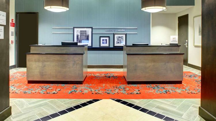 Hampton Inn & Suites Roanoke-Downtown Lobby
