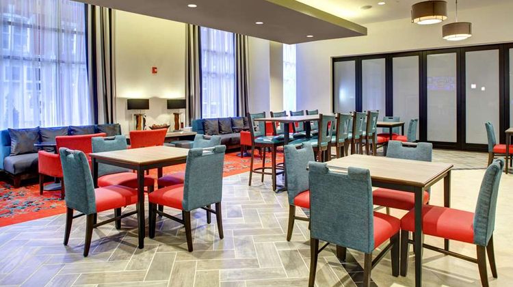 Hampton Inn & Suites Roanoke-Downtown Restaurant