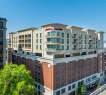 Hampton Inn & Suites Roanoke-Downtown Exterior