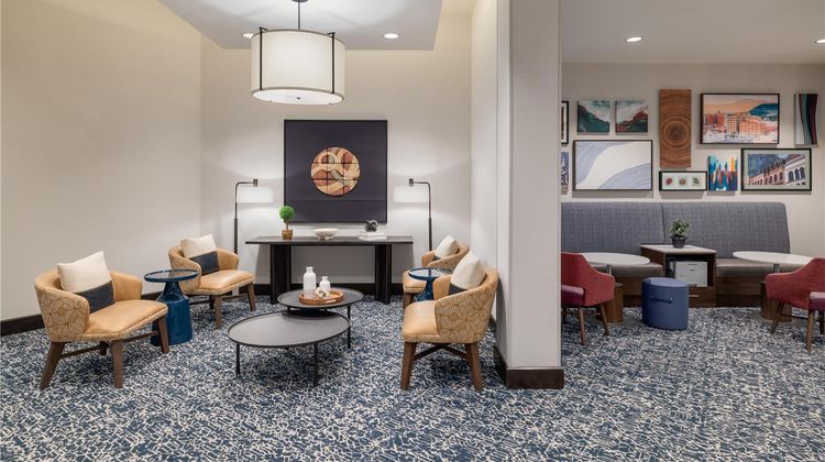 Hampton Inn & Suites Roanoke-Downtown Lobby