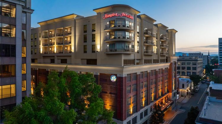 Hampton Inn & Suites Roanoke-Downtown Exterior
