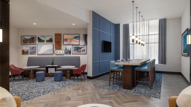 Hampton Inn & Suites Roanoke-Downtown Lobby