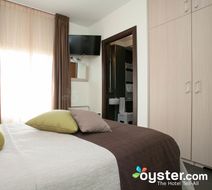 Hotel 33 Baroni Room