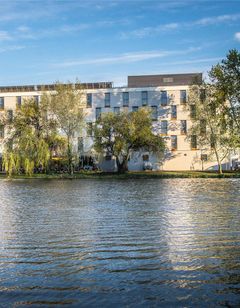 Best Western Plus Lakeside Hotel