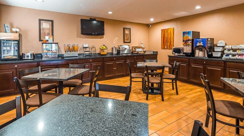 <b>Best Western Muncie Restaurant</b>. Images powered by <a href="https://iceportal.shijigroup.com/" title="IcePortal" target="_blank">IcePortal</a>.