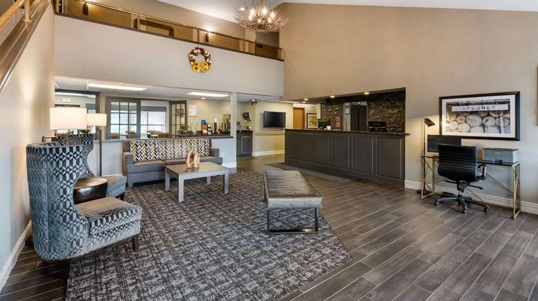 <b>Best Western Spooner Riverplace Lobby</b>. Images powered by <a href="https://iceportal.shijigroup.com/" title="IcePortal" target="_blank">IcePortal</a>.