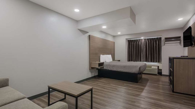 <b>Americas Best Value Inn & Suites Suite</b>. Images powered by <a href="https://iceportal.shijigroup.com/" title="IcePortal" target="_blank">IcePortal</a>.