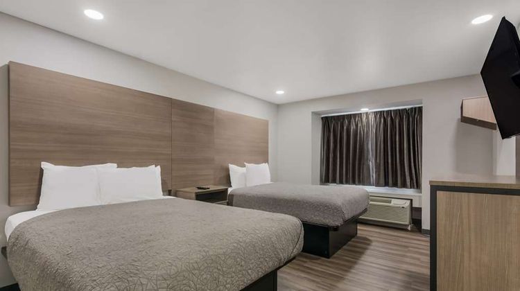 Americas Best Value Inn & Suites Room